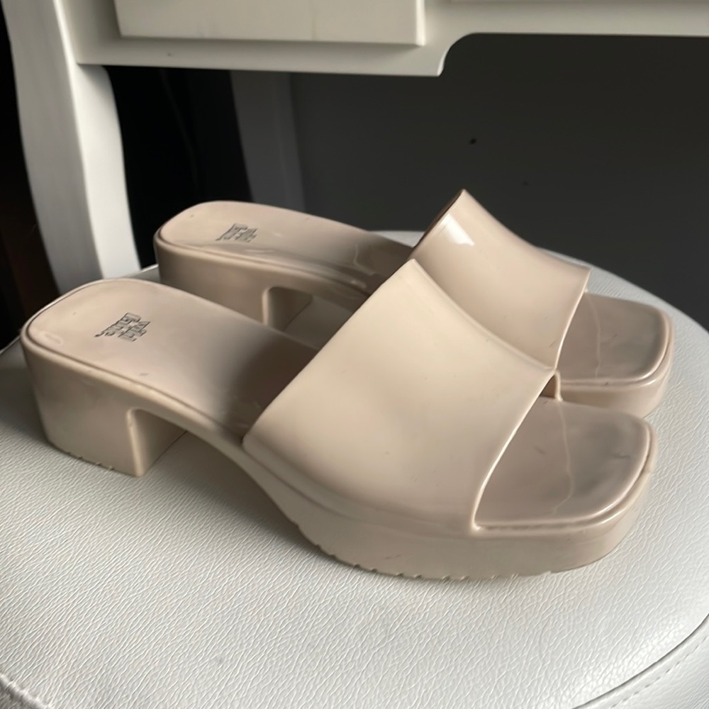 Patent shoes fits as size 7 1/2
